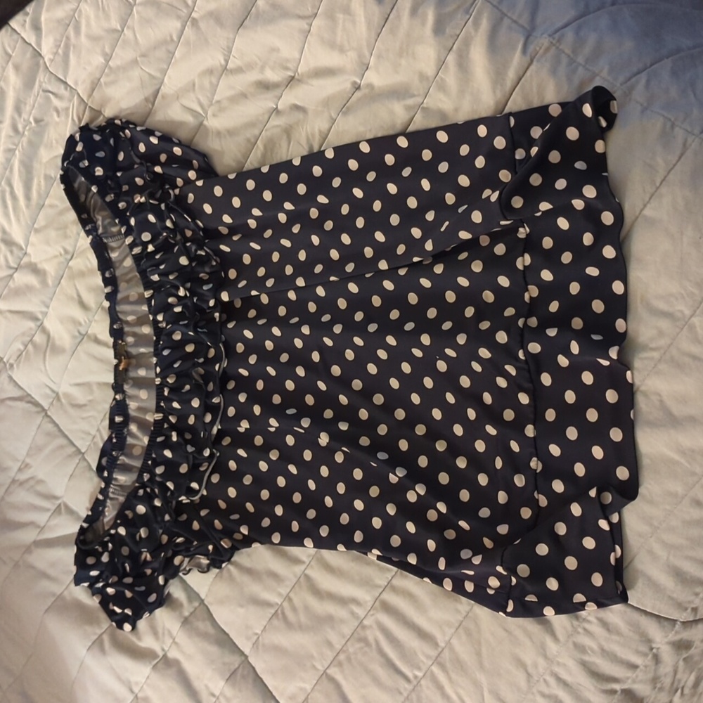 Milano, Petite Large scrunchy, ruffly tank top